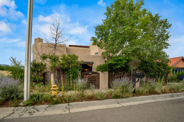 250 VUELTA ROBLE, SANTA FE, NM 87501, photo 2 of 36