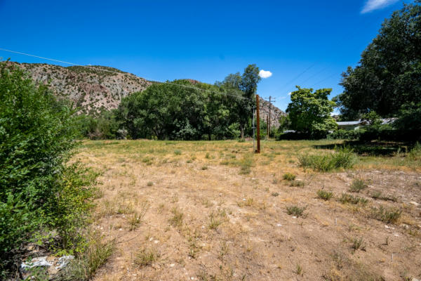 14 SANTA CRUZ DAM RD, CHIMAYO, NM 87522, photo 4 of 18